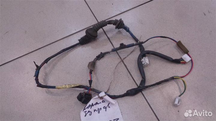 Проводка двери задней правой Toyota Corolla E110