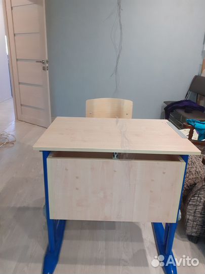 Продам растущий стол-парту и стул