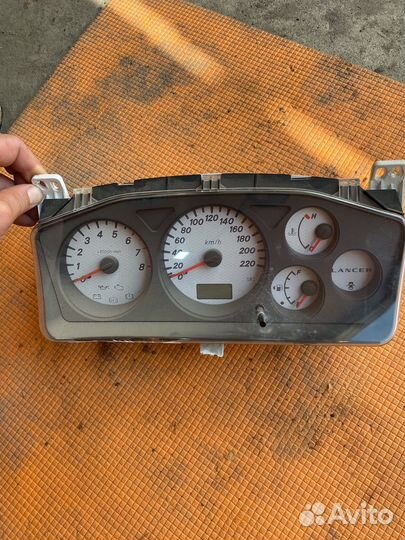 Щиток приборов Mitsubishi Lancer 9 МКПП