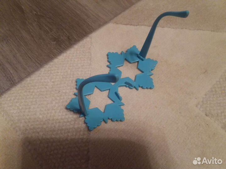 Новогодние пластмассовые очки 