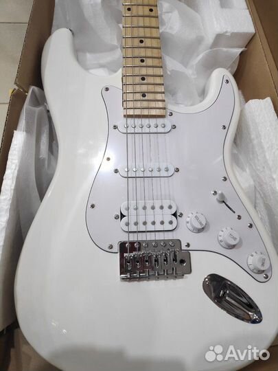 Электрогитара Fabio ST200