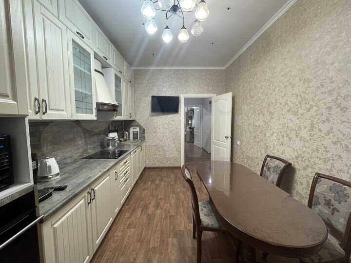 3-к. квартира, 71 м², 4/9 эт.