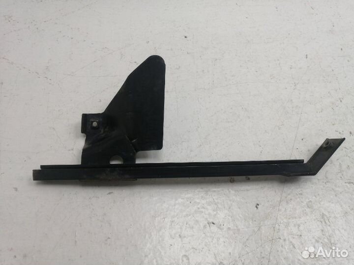 Направляющая стекла задняя правая Hyundai Sonata 4