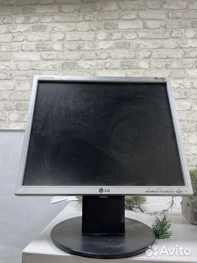 Монитор LG/Acer