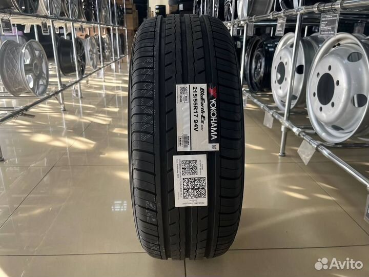 Yokohama BluEarth-ES ES32 215/55 R17 94V