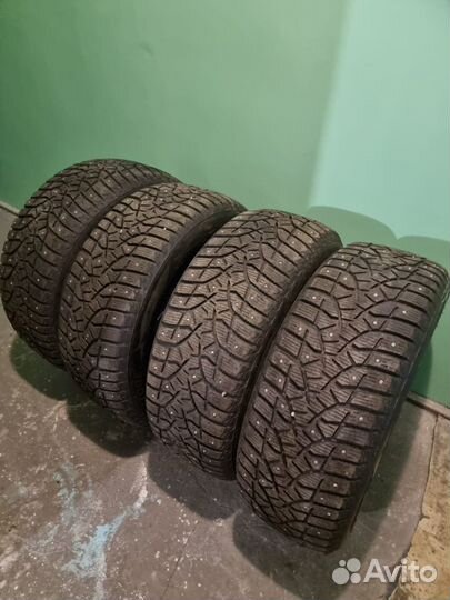 Bridgestone Blizzak Spike-02 SUV 285/60 R18