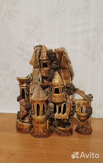 Замок в аквариум