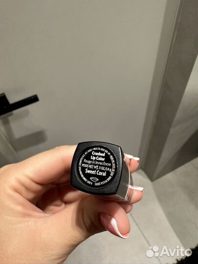 Помада Bobbi Brown