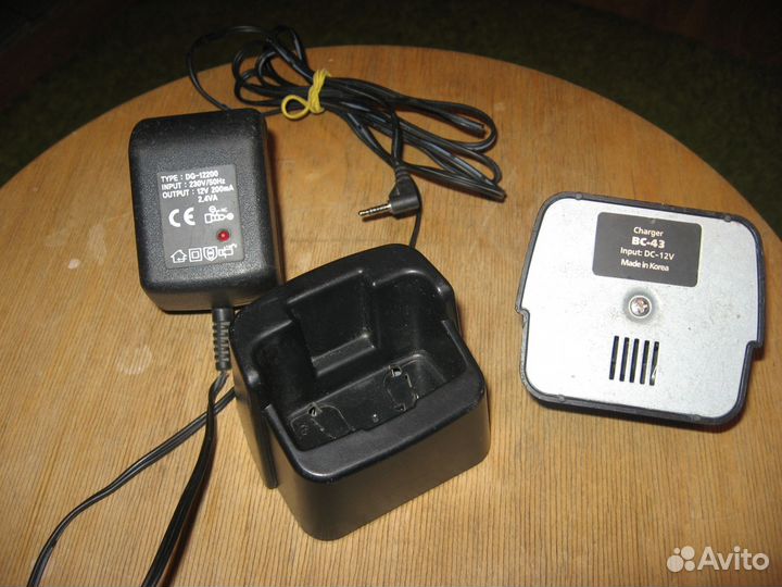 Для рации Vector Зарядные стаканы + адаптер 220в