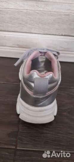 Кроссовки для девочки