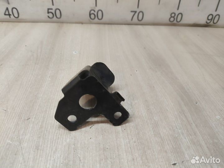 Б/У Кронштейн Mercedes#001