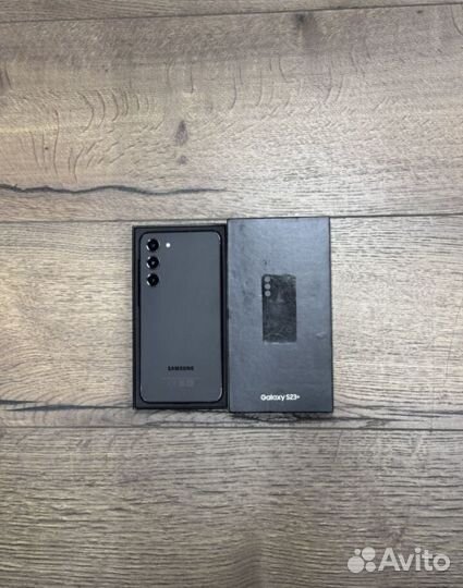 Samsung Galaxy S22+, 8/256 ГБ
