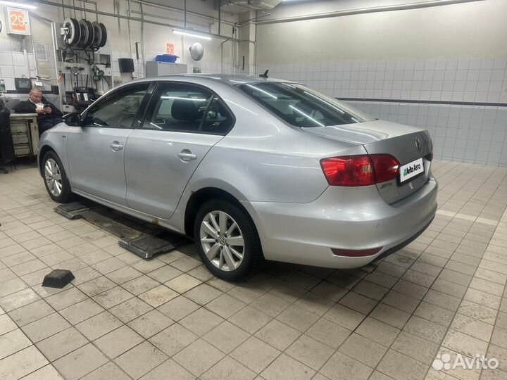 Volkswagen Jetta 1.6 AT, 2013, 100 000 км