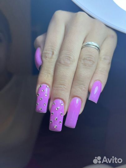 Наращивание ногтей, маникюр