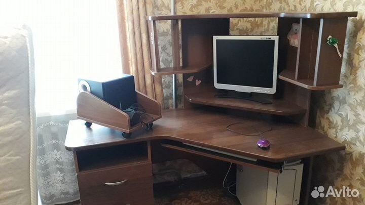 Компьютерный стол