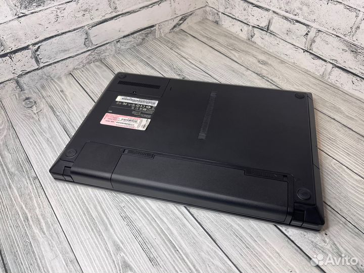 Офисный ноутбук Samsung 10RAM/i3(как новый)