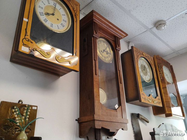 Старинные настенные часы