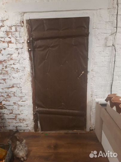 Дверь входная деревянная с коробкой