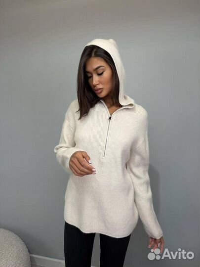 Джемпер с капюшоном