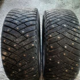 Goodyear UltraGrip Ice 215/55 R16 97T