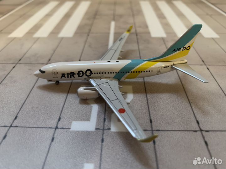 Модель самолета Boeing-737-700