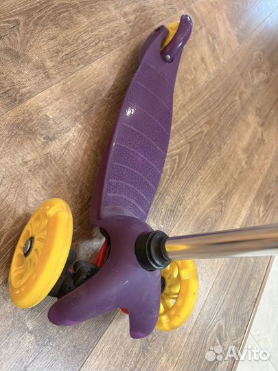 Самокат трехколесный