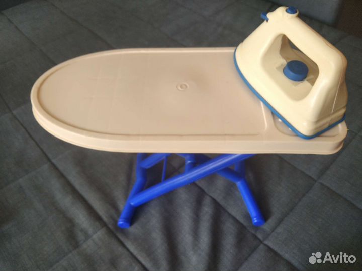 Гладильная доска с утюгом (детская игрушка)