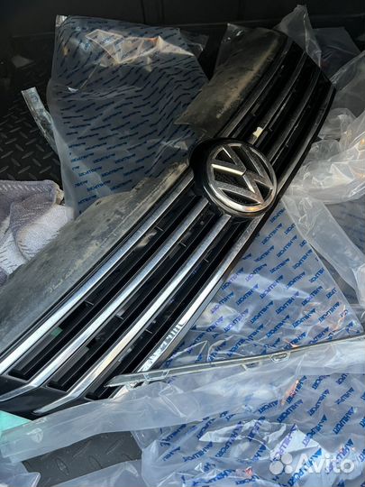 Решетка радиатора passat b7