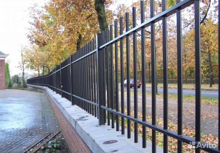 Металлический забор из профильной трубы