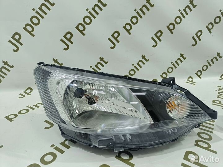 Фара Левая/Правая Nissan NV200/Mitsubishi Delica