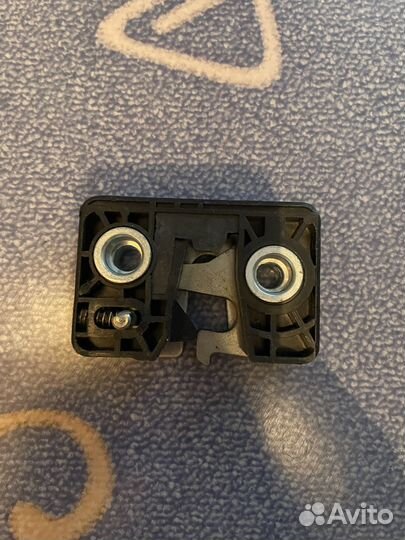 Замок двери наружный правый