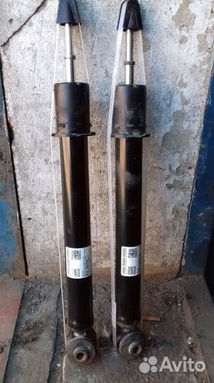 Задние амортизаторы KIA RIO 4