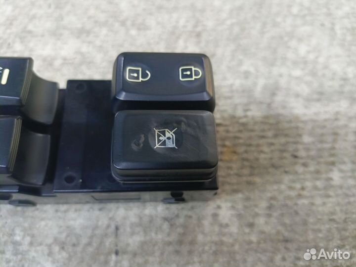 Блок кнопок эсп с дефектом Kia Sportage 3 SL