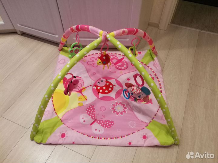 Развивающий коврик, мобиль с погремушками