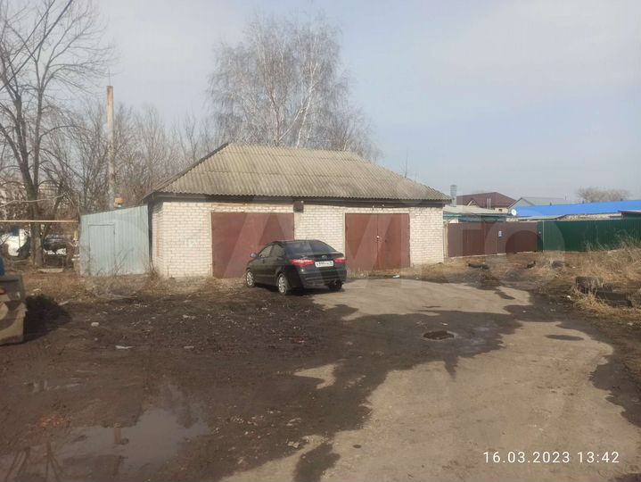Гараж, > 30 м²