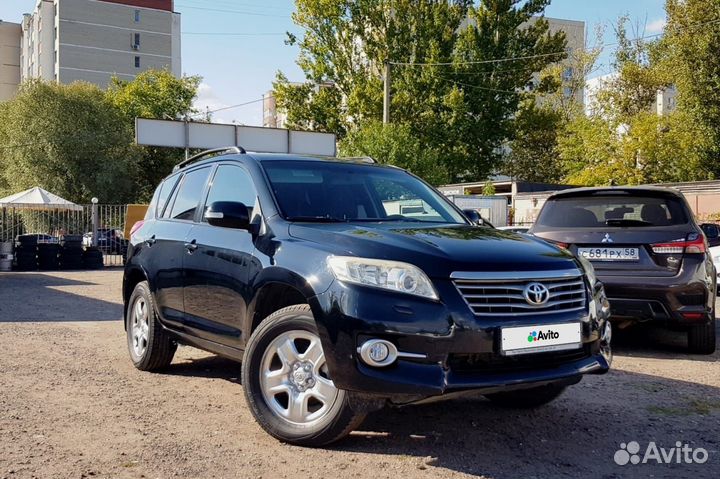 Toyota RAV4, 2011