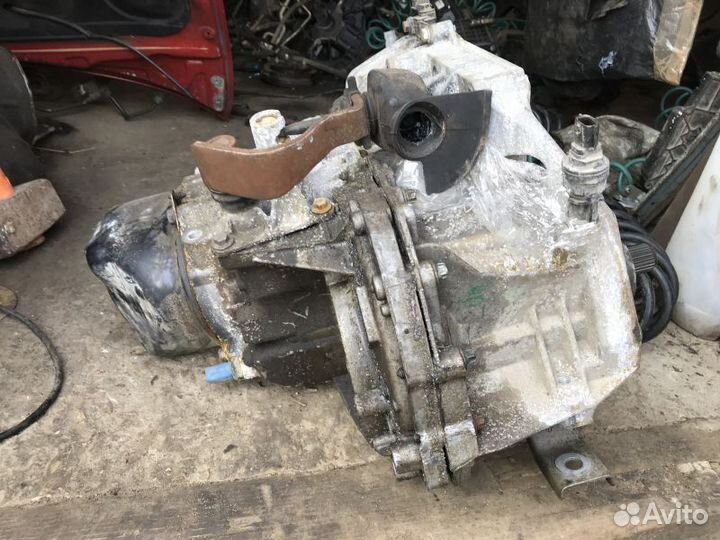 МКПП (механическая коробка переключения передач) R