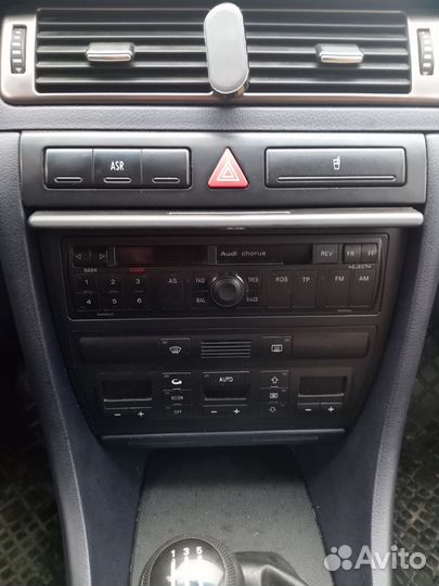 Audi A6 2.4 МТ, 1997, битый, 580 000 км