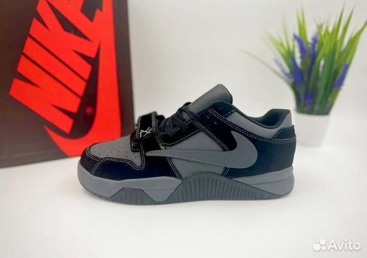 Кроссовки Nike