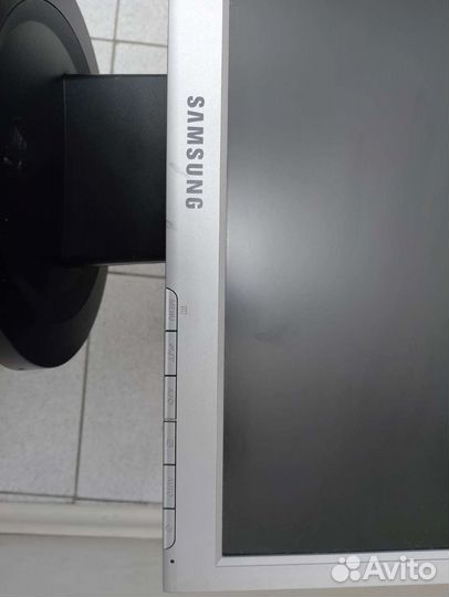 Монитор Samsung