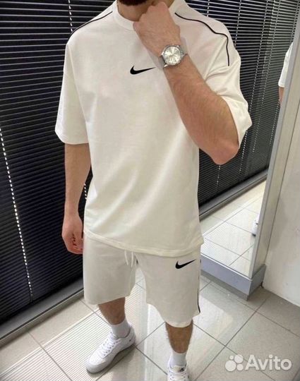 Новый спортивный костюм Nike футболка с шортами