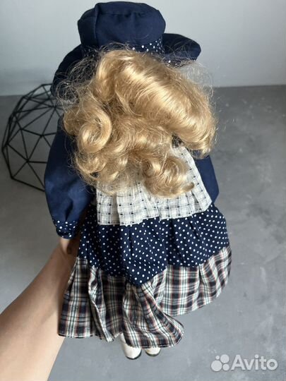 Кукла фарфоровая коллекционная немецкая