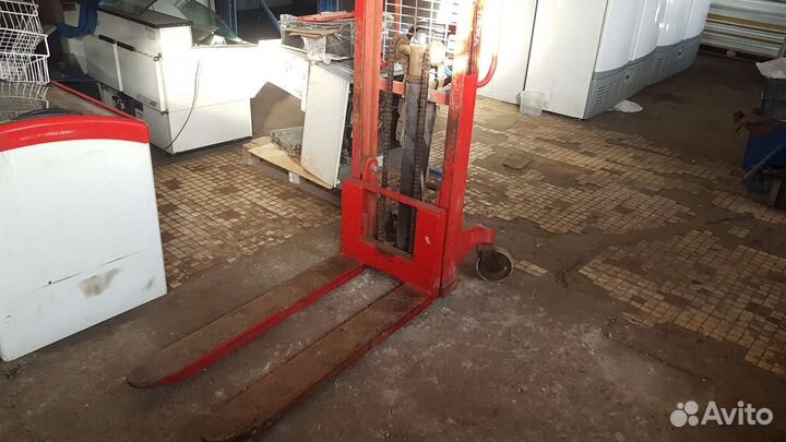 Штабелёр ручной