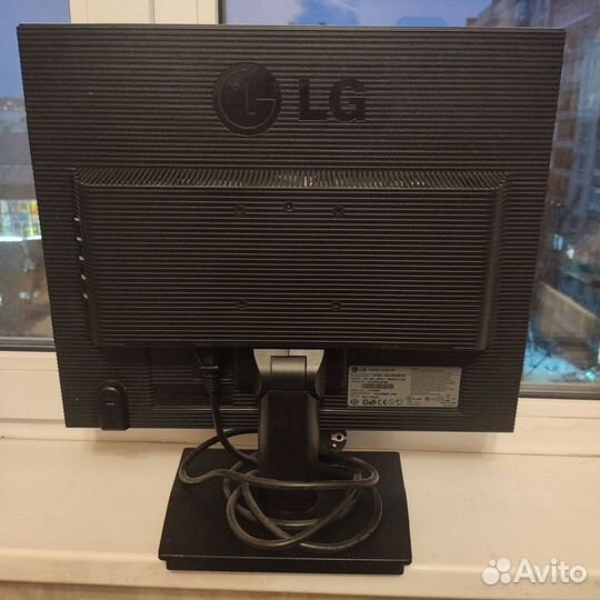 Монитор LG 1919s