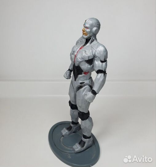 Фигурка киборг