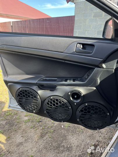 Продам дверные карты на lancer 10