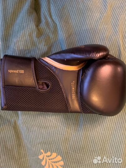 Боксерские перчатки adidas 16 oz