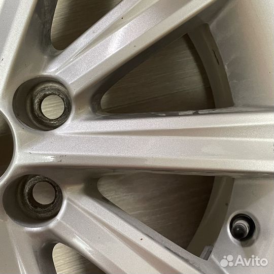 Колесо на Camry