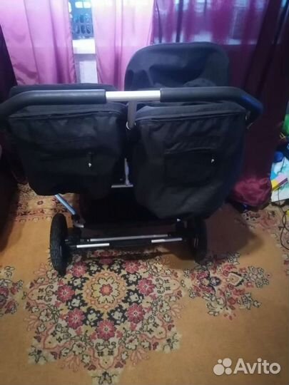 Коляска для двойни bumbleride