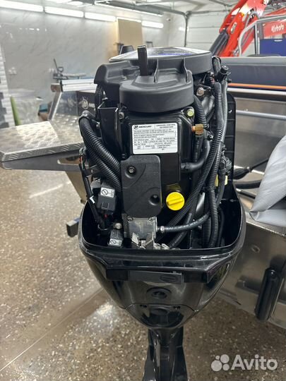 Моторная лодка Реалкрафт 470